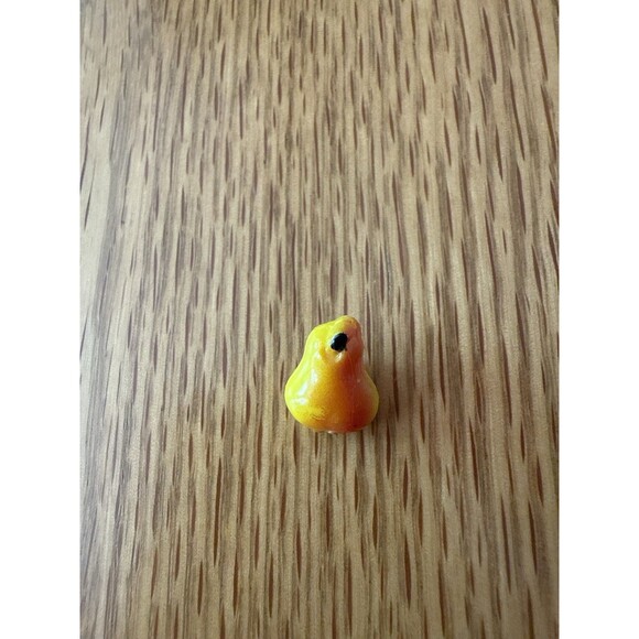 Vintage La Mode Realistic Hard Plastic Fruit Buttons Pears Germany Lot Of 12 - Picture 7 of 7